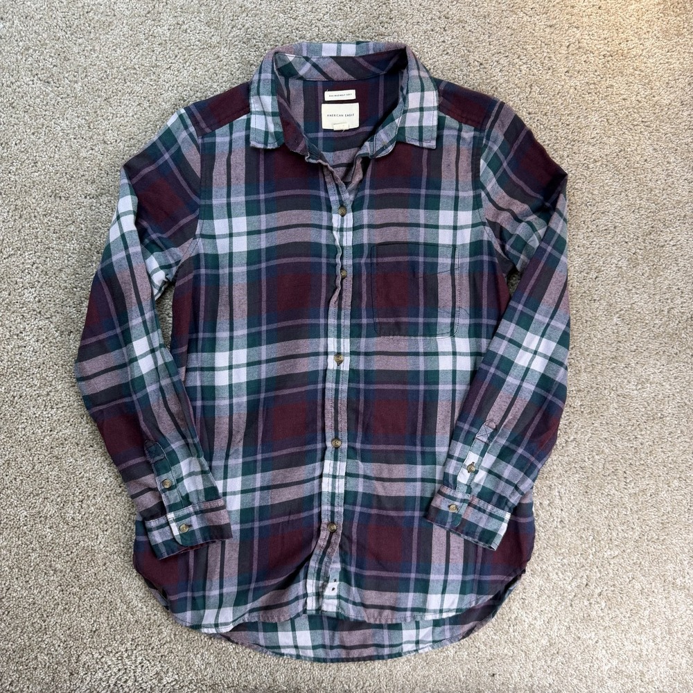 American Eagle Shirt Womens M Red Plaid Boyfriend Fit Flannel Button Up Top